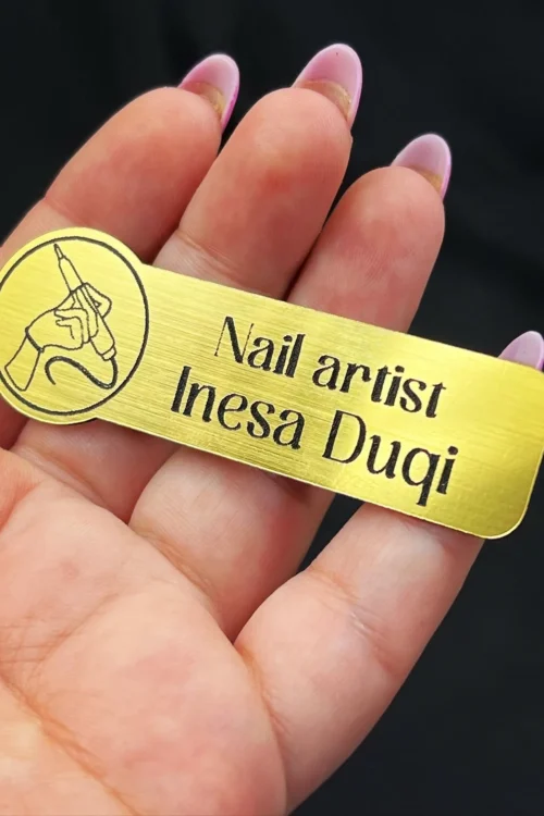 Badge Nails Artist